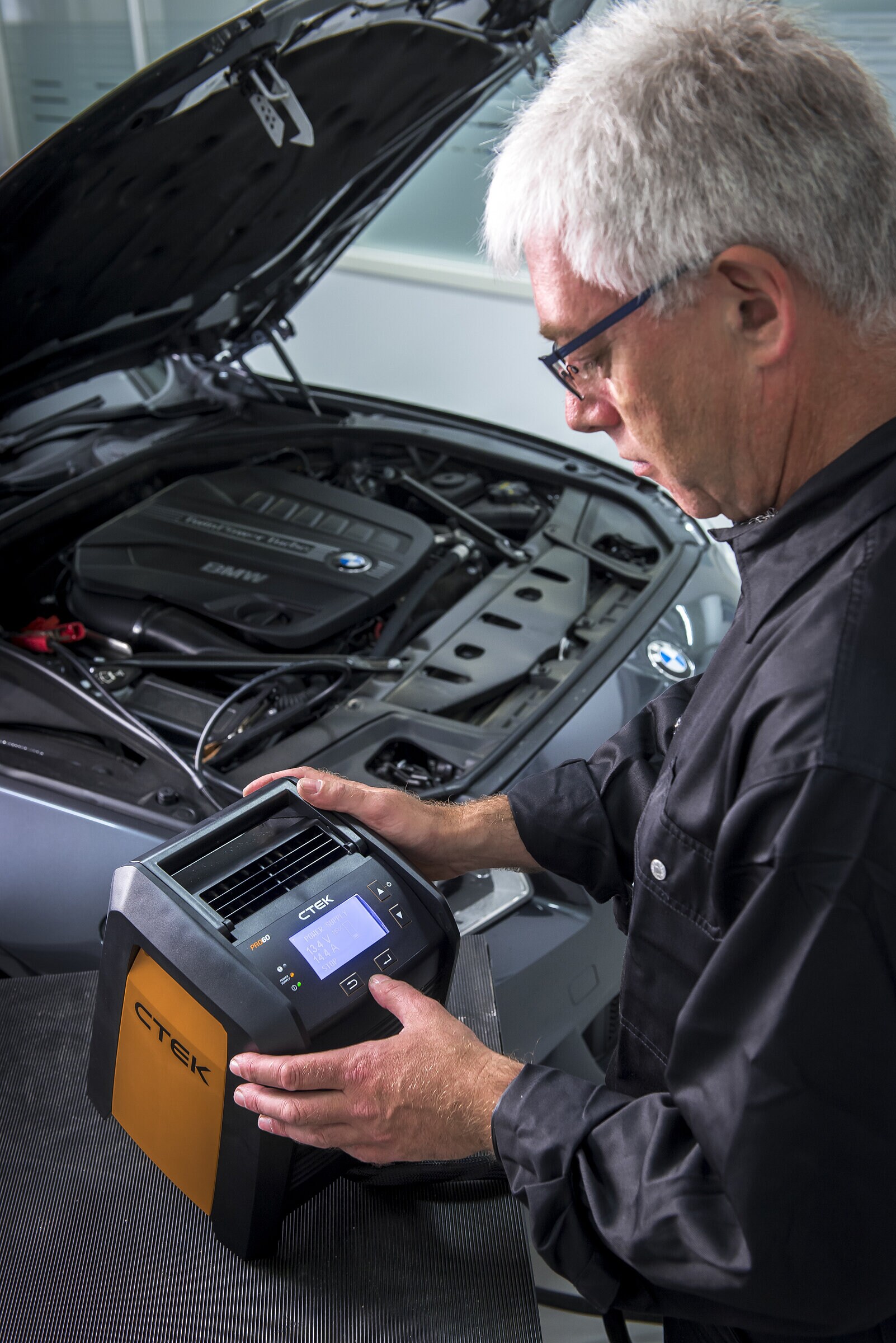 Batteriladdare & strömförsörjare PRO60, 12 V 60 A